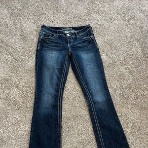 Size 6 regular Maurice’s boot cut jeans.